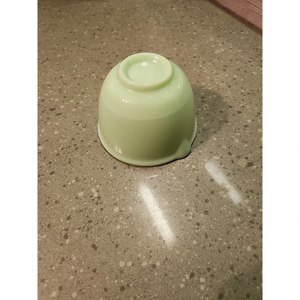 VTG Uranium Jadeite Sunbeam Mixing Bowl , Small